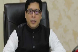 ১ কোটি ১১ লাখ টাকার অ বৈ ধ সম্পদের অভিযোগে ফরহাদ হোসেনকে গ্রে প্তা র দেখাল আদালত