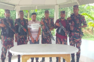 বড়লেখা সী'মান্তে ভা'রতীয় নাগরিক আ'টক বড়লেখা সী'মান্তে ভা'রতীয় নাগরিক আ'টক