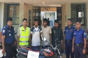 দিরাইয়ে চো*রাই মোটরসাইকেলসহ গ্রে ফ তা র ৩