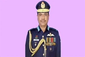 বিমান বাহিনীর সাবেক প্রধান হান্নান কাতারে গ্রে প্তা র