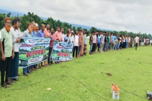 জান দেবো তবু্ও মাঠ দেবো না গোয়াইনঘাট স্কুল মাঠ ও মন্দির রক্ষায় মা ন ব ব ন্ধ নে এলাকাবাসী 