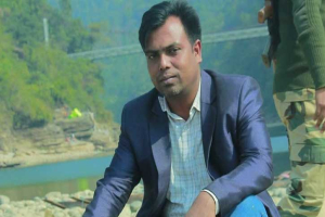 বিকেলে চাঁ দা বা জি নিয়ে লাইভ, রাতে প্রকাশ্যে সাংবাদিককে কু পি য়ে হ*ত্যা