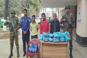 যৌথবাহিনীর অ ভি যা নে চুনারুঘাটে ৩জন গ্রে প্তা র