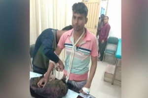 মাছ ধরার সময় বিএসএফের গুলিতে আহত বাংলাদেশী যুবক