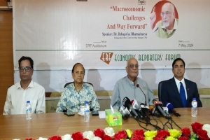 বিনিময় ও সুদহারে নমনীয়তা আনতে হবে: ড. দেবপ্রিয়