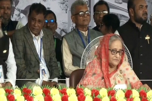 টুঙ্গিপাড়ায় জনসভায় যোগ দিয়েছেন শেখ হাসিনা