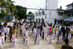 কুলাউড়ায় ১৫০ পরিবার পেলো জাকাত ফাউন্ডেশনের ৯ হাজার কেজি চাল