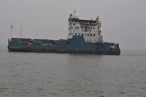 ঘন কুয়াশায় স্থবির নৌপথ, সকালে স্বাভাবিক দৌলতদিয়া–পাটুরিয়া ফেরি চলাচল