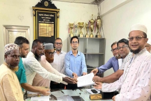 বড়লেখায় পৌর প্রশাসকের কাছে সাইনবোর্ড টেক্স আদায় বন্ধে ব্যবসায়ীদের স্মারকলিপি 