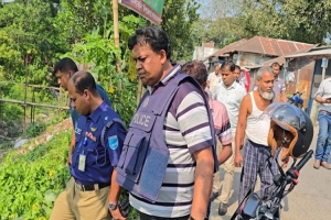 বোরকা পরে হামলা করতে এসে নিজেই নি হ ত বোরকা পরে হামলা করতে এসে নিজেই নি হ ত