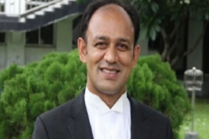 ব্যারিস্টার সুমনের বি*রুদ্ধে মা ম লা
