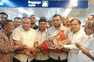 দেশে ফিরলেন রেজাউল করিম নাচন, বিমানবন্দরে উষ্ণ সংবর্ধনা দেশে ফিরলেন রেজাউল করিম নাচন, বিমানবন্দরে উষ্ণ সংবর্ধনা