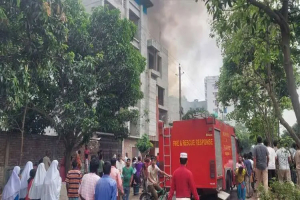 খেজুরের গুদামে আগুন, নিয়ন্ত্রণে ফায়ার সার্ভিসের ২ ইউনিট