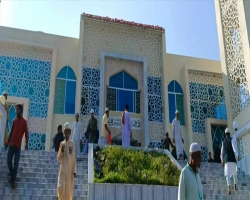 উদ্বোধনের ৯ মাস পর চুনারুঘাট মডেল মসজিদে জুমা আদায়