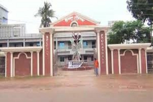 শ্রীমঙ্গলে ময়লার ভাগা*ড়ে তালা, শহরজুড়ে দুর্গ*ন্ধ!