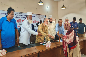 কুলাউড়ায় প্রধানমন্ত্রীর ঈদ উপহার বিতরণের উদ্বোধন