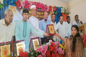 দাসেরবাজার আদর্শ কলেজে নবীন বরণ ও কৃতী শিক্ষার্থী সংবর্ধনা