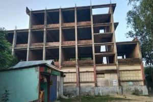 মাধবপুরে ৫ বছরেও শেষ হয়নি ৯ বিদ্যালয়ের কাজ!