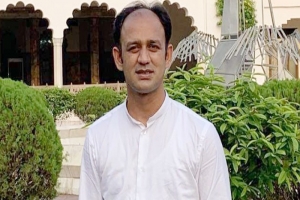নিরাপত্তার জন্য ব্যারিস্টার সুমন এমপির গানম্যান নিয়োগ