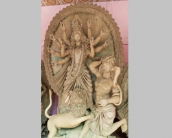 শান্তিগঞ্জে ২৪  মন্ডপে দুর্গোৎসব, প্রতিমা তৈরীতে ব্যস্ত কারিগররা
