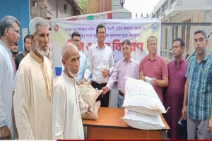 কুলাউড়ায় কৃষকদের মধ্যে বিনামূল্যে বীজ ও সার বিতরণ