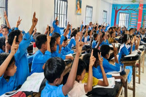 নতুন পোশাকে চা বাগান শিশুদের মুখে হাসি