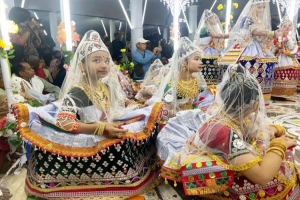 নাচ গানের মধ্য দিয়ে শেষ হল মণিপুরীদের ধর্মীয় উৎসব মহারাসলীলা