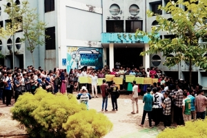 ২৪ ঘণ্টার বেশি অবরুদ্ধ অধ্যক্ষসহ ২০ জন