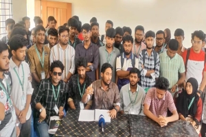 বাসের দাবিতে সুবিপ্রবি শিক্ষার্থীদের ৮ দিনের আ ল্টি মে টা ম