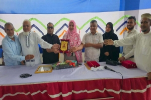 বড়লেখায় চার শিক্ষানুরাগীকে সম্মাননা দিল ইউনাইটেড উচ্চ বিদ্যালয় বড়লেখায় চার শিক্ষানুরাগীকে সম্মাননা দিল ইউনাইটেড উচ্চ বিদ্যালয়