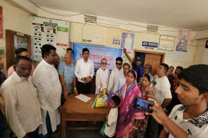 কুলাউড়ায় হতদরিদ্রদের মাঝে ভিজিএফ চাল বিতরণ কর্মসূচীর উদ্বোধন