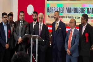লন্ডনে সংবর্ধিত হলেন ছাতকের ব্যারিস্টার মাহবুবুর রহমান সুমন 