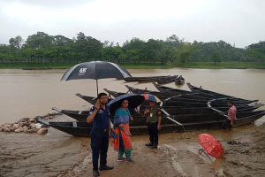 জৈন্তাপুরে পে-লোডার ও পাথর জ*ব্দ, এক লাখ টাকা জরি*মানা জৈন্তাপুরে পে-লোডার ও পাথর জ*ব্দ, এক লাখ টাকা জরি*মানা