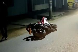 মোটরসাইকেল নিয়ন্ত্রণ হারিয়ে নিহত ৩