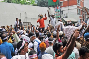সোমবার থেকে শিক্ষকদের ক র্ম বি র তি ঘোষণা