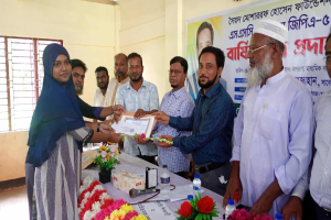 মাধবপুরে সৈয়দ মোশাররফ ফাউন্ডেশনের বৃত্তি প্রদান