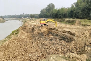 হবিগঞ্জে খোয়াই নদীর বাঁধ মেরামতে দু*র্নীতি, ভা*ঙনের শ*ঙ্কা