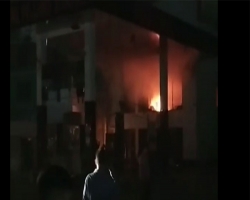 মহাখালী রয়েল ফিলিং স্টেশনে আগুন