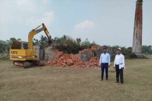 কুলাউড়ায় অ বৈ ধ ৩ ইটভাটা গুঁ*ড়িয়ে দিয়েছে প্রশাসন