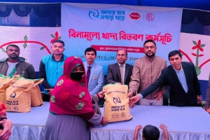 শায়েস্তাগঞ্জে হাজারো মানুষের মাঝে খাদ্য সামগ্রী বিতরণ