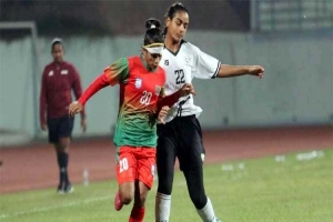 শামসুন্নাহারের গোলে হার এড়ালো বাংলাদেশ