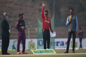 টস জিতে ফিল্ডিংয়ে তামিমের বরিশাল