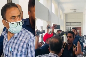 ভিডিও করায় সাংবাদিকদের ওপর হা ম লা করলেন সাবেক এসপি 
