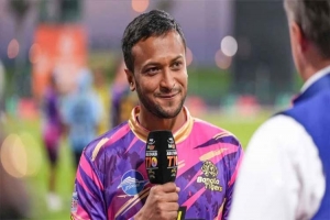 হা র দিয়ে আসর শুরু করল সাকিবের দল