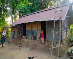 বাবা-হারা দুই সন্তান নিয়ে অন্তঃসত্ত্বা স্ত্রী কুলসুমার মানবেতর জীবন