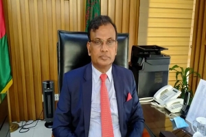 ভোট কেন্দ্রে না যেতে লিফলেট বিতরণ করলে ব্যবস্থা: আনিছুর রহমান