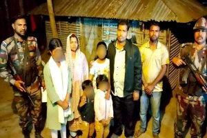 অ বৈ ধ ভাবে ভারতে যাওয়ার চেষ্টাকালে কুলাউড়ায় নারী-শিশুসহ আ ট ক ৭