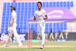 দুর্দান্ত হ্যাটট্রিকে ইতিহাস গড়লেন হাসান মাহমুদ দুর্দান্ত হ্যাটট্রিকে ইতিহাস গড়লেন হাসান মাহমুদ
