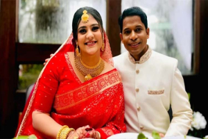 ঢাবি শিক্ষককে বিয়ে করলেন দীপ্তি চৌধুরী