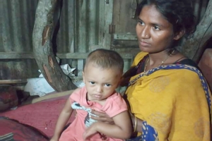 আমার বাচ্চা ভালো লাগে তাই চুরি করে নিয়ে এসেছি! 